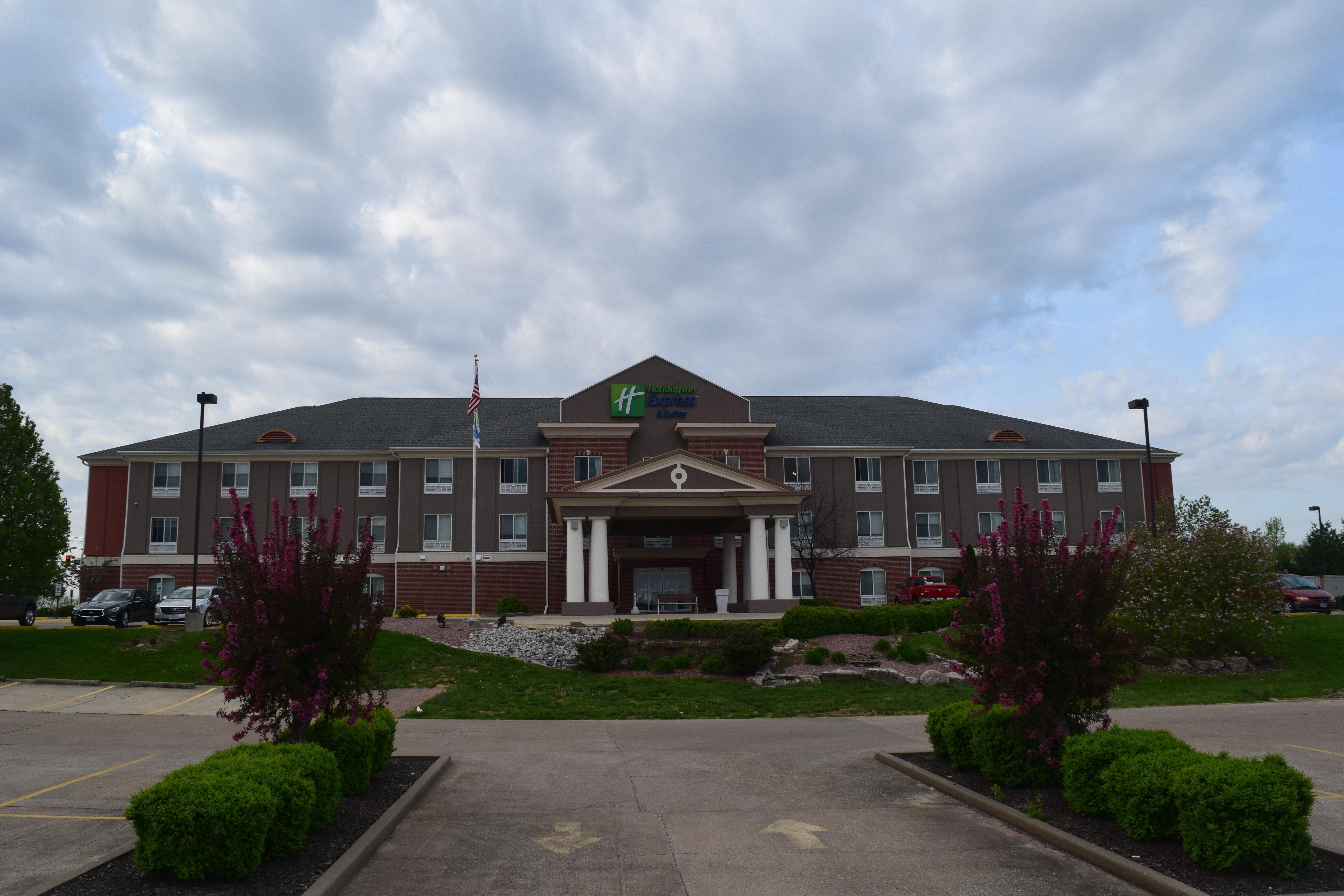 Holiday Inn Express & Suites Sparta Exterior photo