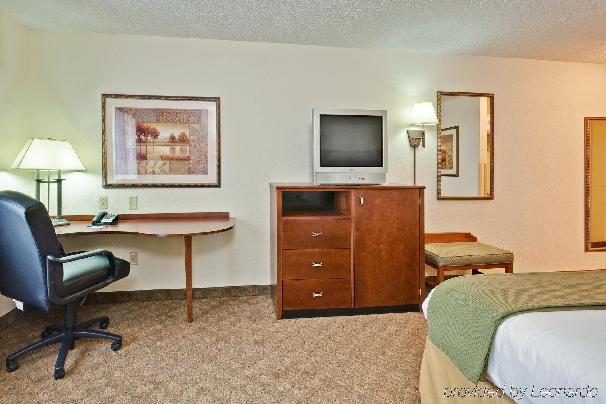 Holiday Inn Express & Suites Sparta Room photo
