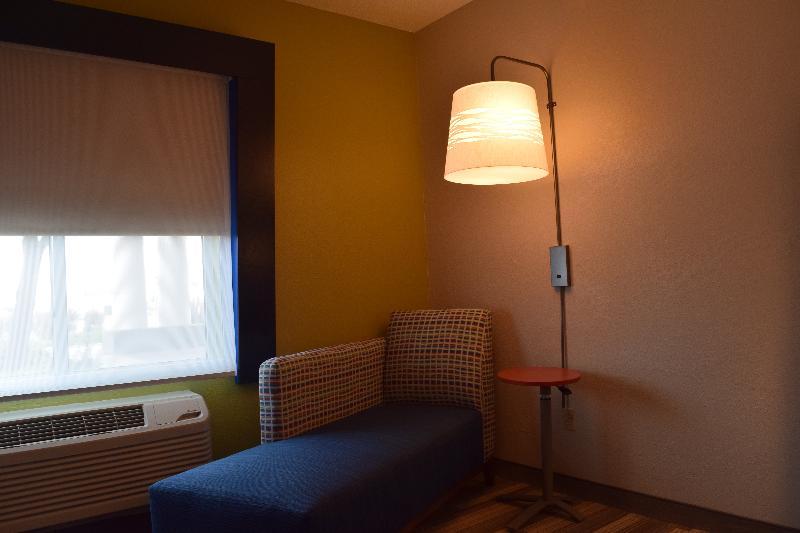 Holiday Inn Express & Suites Sparta Exterior photo
